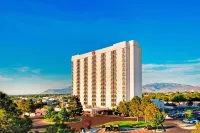 Sheraton Albuquerque Airport Hotel Отели рядом с достопримечательностью «Casas del Rio»