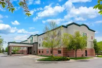 Fairfield Inn & Suites by Marriott Helena North Hotels near Staples