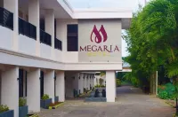 Megaria Hotel Hotel dekat Pengrajin Kulit Arek Boyo