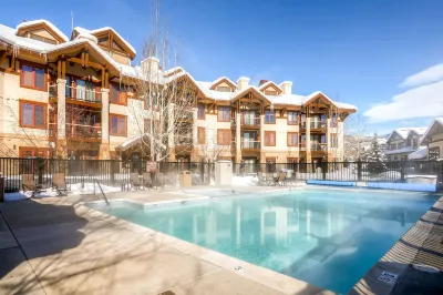 EagleRidge Lodge and Townhomes Hotel berhampiran Yampa River Botanic Park