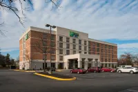 Holiday Inn Express & Suites Laurel Hotel in zona Hillwood Museum & Gardens