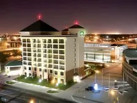 Courtyard Oklahoma City Downtown Hotel dekat OKCMOA Museum Store