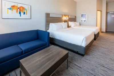 Holiday Inn Express & Suites Englewood - Denver South Hotels near AMC Dine-in Theater Southlands