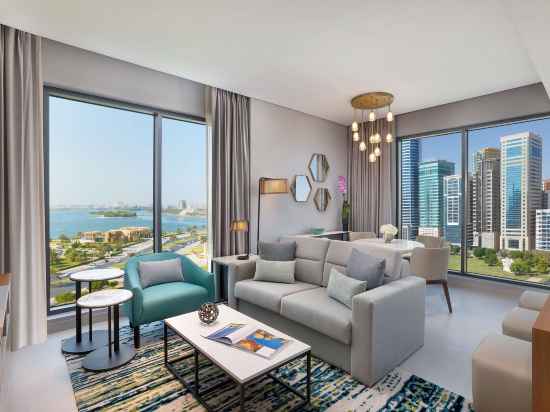 DoubleTree by Hilton Sharjah Waterfront Hotel & Residences Rooms