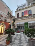 Porta di Mezzo Luxury Suites & Rooms Hotels in Taormina