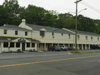 Whitney Inn & Suites Hotels in Wallingford