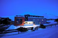 Svalbard Hotell | Polfareren Hotels near Denkmal