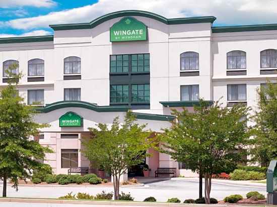 Wingate by Wyndham LaGrange Hotel Exterior