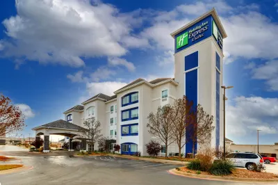 Holiday Inn Express & Suites Ardmore Hotels near Ardmore Public Library