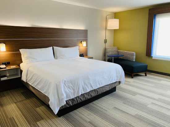 Holiday Inn Express & Suites Moore Rooms