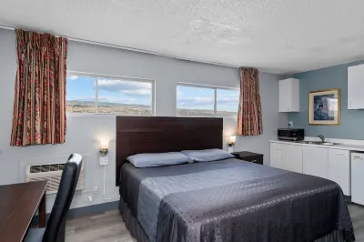 Holiday Lodge Hotels in Wenatchee