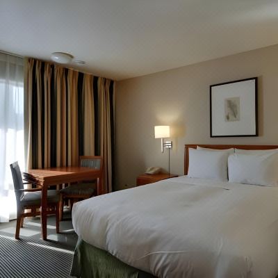 Standard Queen Room Vagabond Inn Glendale Promo Code