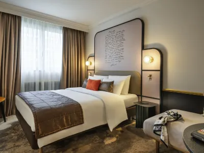 Mercure Versailles Paris Ouest Hotel berhampiran Versailles Montreuil Train Station