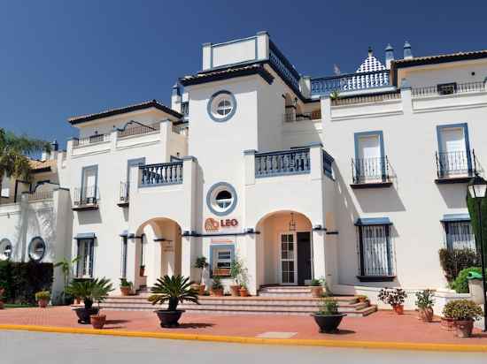 Leo San Bruno Hotel Exterior