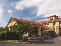 Best Western Plus Parkway Inn Các khách sạn ở Wilsonville