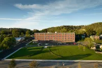 Fairfield Inn & Suites Madison Historic Eagle Cotton Mill Hotels near Shrewsbury-Windle House