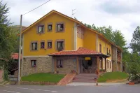 Conjunto Hotelero la Pasera Hotels in Cangas de Onis