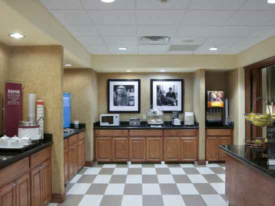 Hampton Inn & Suites Brownsville Dining/Meeting Rooms