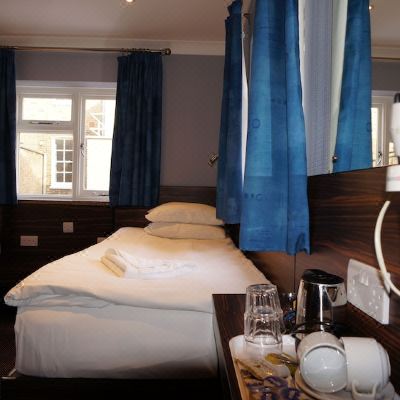 Twin Room Crestfield Hotel Promo Code