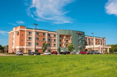 Courtyard Milwaukee Airport Hotels near Milwaukee Fire Historical Society