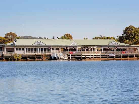 Nightcap at Waterfront Hotel Hotel Exterior