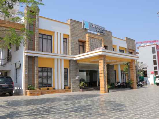 Hotel Clarks Inn Express Bharatpur Hotel Exterior