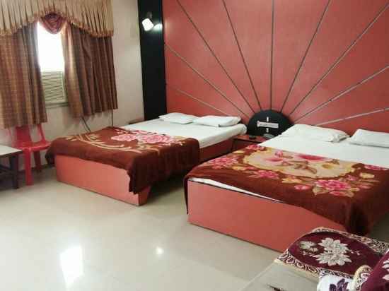 Hotel Meera Rooms