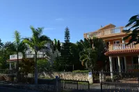 4 Bedroom Villa, Private Pool, Security, Ocean View Hotels in Tubagua