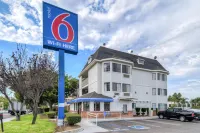 Motel 6 Escondido, CA Hôtels à proximité de l'Aéroport international de San Diego (Lindbergh Field)