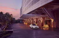 Grand Hyatt Mumbai Hotel and Residences Hotels near DMart