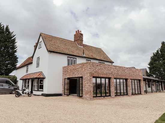 The Manor at Minstrel Court Hotel Exterior