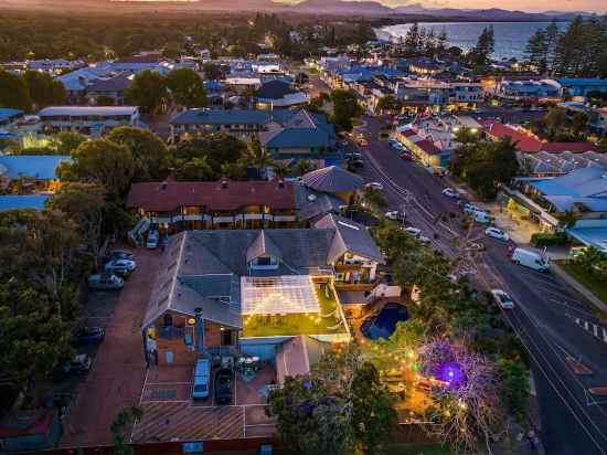 Aquarius Backpacker Resort Hotel Exterior