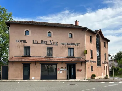 Logis Hôtel le Bel'Vue Hôtels à proximité de Lac des Sapins