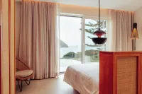 Silveira Bay Lounge Retreat