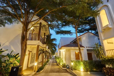 Talay Hotel and Villa Cha-am