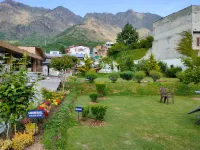 Kashmir Mahal Resorts by Dal Lake Hotels near Dachigam National Park