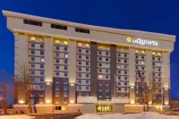 La Quinta Inn & Suites by Wyndham Springfield MA Hotels near Forest Park