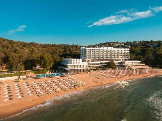 The Palace Hotel, Sunny Day Hotel Exterior