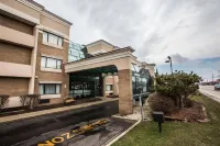 Comfort Suites Oakbrook Terrace Near Oakbrook Center Hotels in York Township