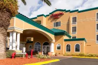 Hampton Inn St. Augustine Beach Hotels in der Nähe von Las Olas Massage and Wellness