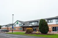 Holiday Inn Express Edinburgh Airport Hotels near Easter Road Stadium