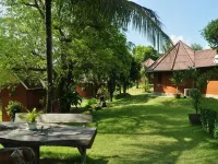 Baandin Huaiphung Resort Hotels near Wat Pa Ban Walai