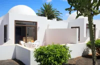 H10 Suites Lanzarote Gardens Отели рядом с достопримечательностью «Lanzarote Aquarium»