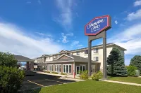 Hampton Inn Helena Hotels near Staples