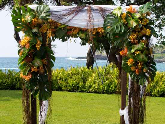 OUTRIGGER Kona Resort and Spa Hotel Exterior