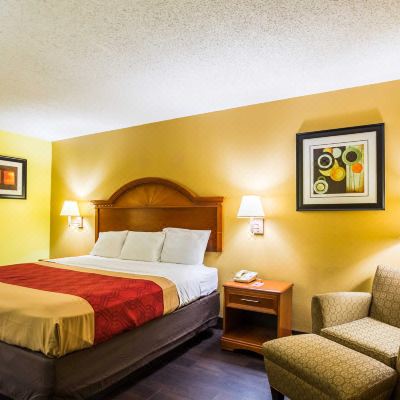 King Room - Smoking Econo Lodge Picayune Promo Code