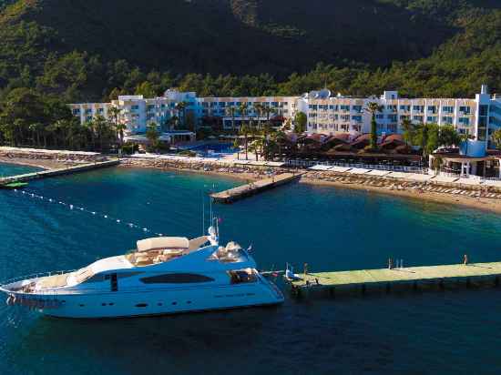 Fortezza Beach Resort Hotel Exterior