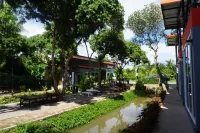 Meephawa Resort Hotels in Bang Khonthi