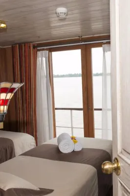 L'Amant Cruise Hoteles cerca de The Management Board relic Tien Giang