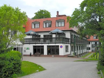 Waldhotel Wandlitz Отели в г. Ораниенбург